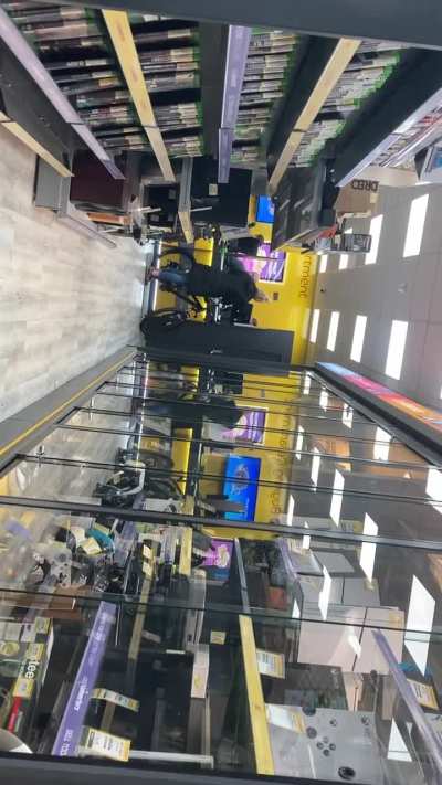 Woman in Aberdeen freaking out at pawn shop staff