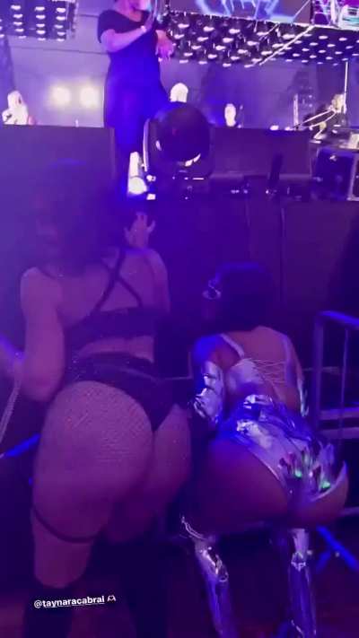 Victtoria and Taynara