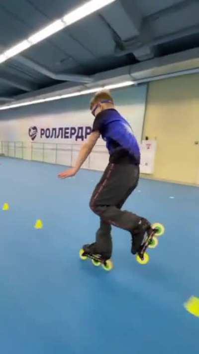 Kid's High-speed Skate Slalom