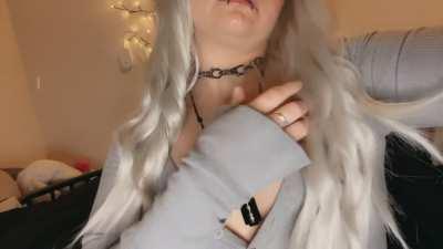 Hey cutie 😜 I’m ready to make your day better and fulfill your desires🌹19 thic and kinky🖤[fet]friendly💦[dom]or[sub]👅[sext]lets play😜[vid][pic]customs made just for you🍭[gfe]let me please you in every way🥀[aud]let’s talk dirty🔥[rate]👀please read my full me