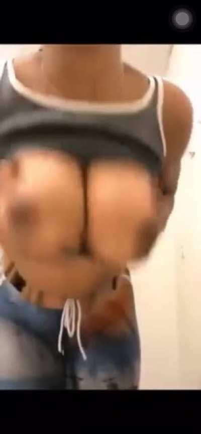 Looks like Doja doesn’t it ? Or am I trippin. ?