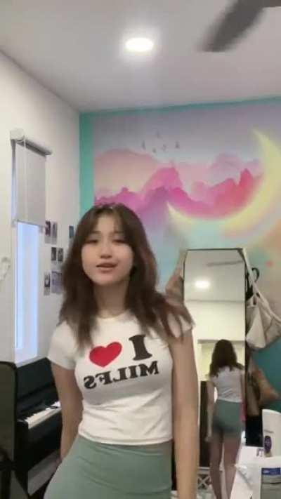 @strawberrycustard666