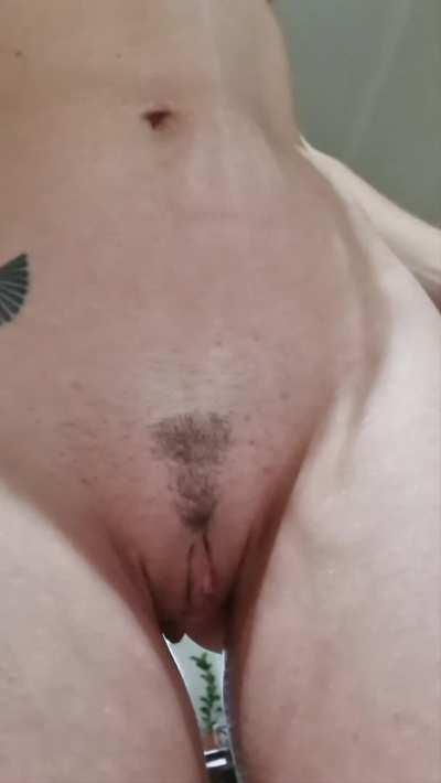 35, single Mama of 2. I'm so much fun at sleepovers if you were wondering.. 😋👅