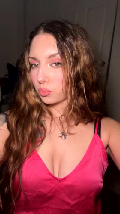 LET ME SHOW YOU WHAT THIS PRETTY MOUTH DOES ON MY OTHER PAGE 😈💦⬇️🔗👀