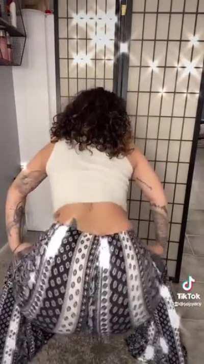 Soft & Jiggly No.290 😍🍑