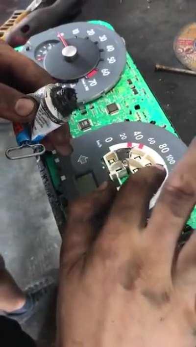 Vrea sa ii repari si ABS-ul ...