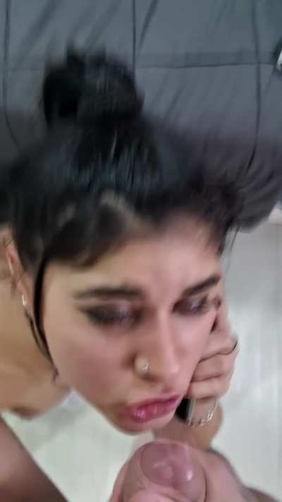 Sucking and talking on the phone always made me horny, but receiving cum this way feels amazing
