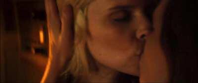 Ellen Page and Kate Mara lesbian scene! Fuck these two are hot!