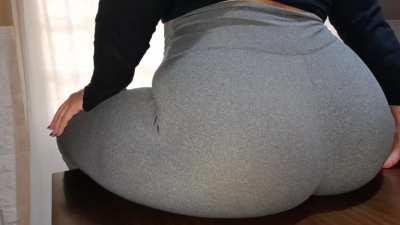 Sexy Girl With EXPLOSIVE Farts On Hard Surface!