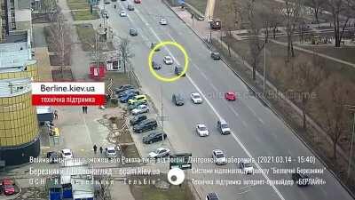 Police vs Delivery Scooter. Due to the lack of beginning I am not sure what’s going on