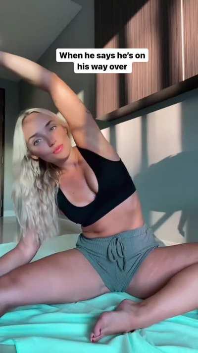 Aria Brooks (@ariabrookk)