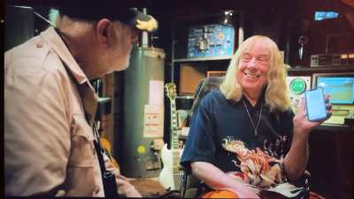 Me showing my latest 4-bar loop to a friend