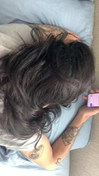 BF doesn’t mind that my Snapchat is open as long as my pussy is too [OC]