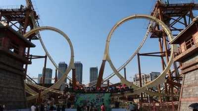 [Battle of Jungle King] Duelling tilt coasters in China