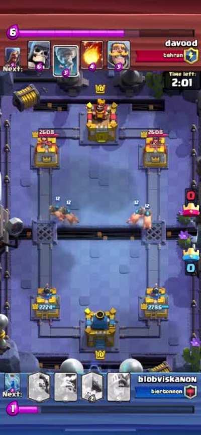good reflexes are helpful when playing clash royale