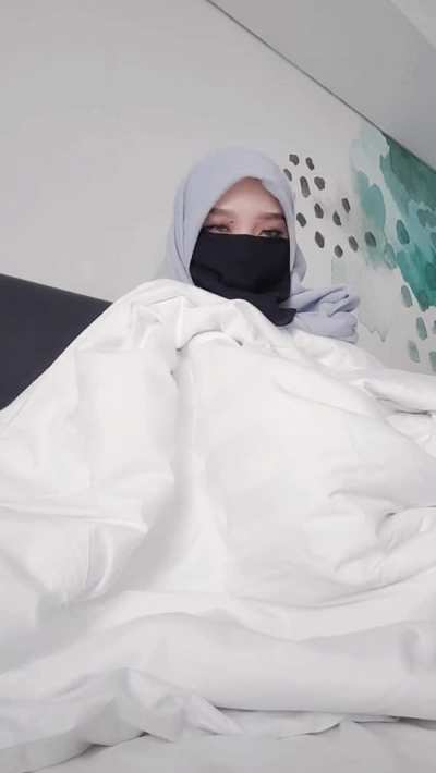 i know i hid my face but i can show you the beauty of my muslim body