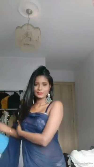 Brownbabe in saree 🥵😈🤤