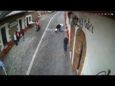 Thief gets caught by victims BF.