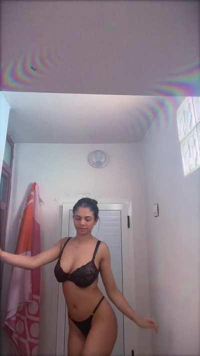 Leave your age if you’d suck on this big titty!