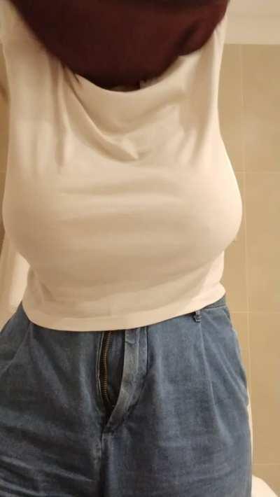 going braless is quite fun [oc]