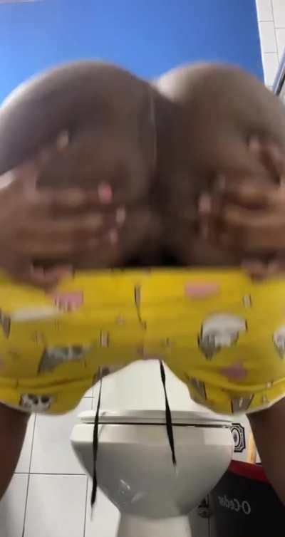 You see how tight that HOLE IS ? 😍