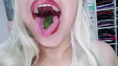 The belly of a giant woman