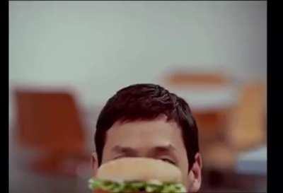 Majima eats like Snakeeee~