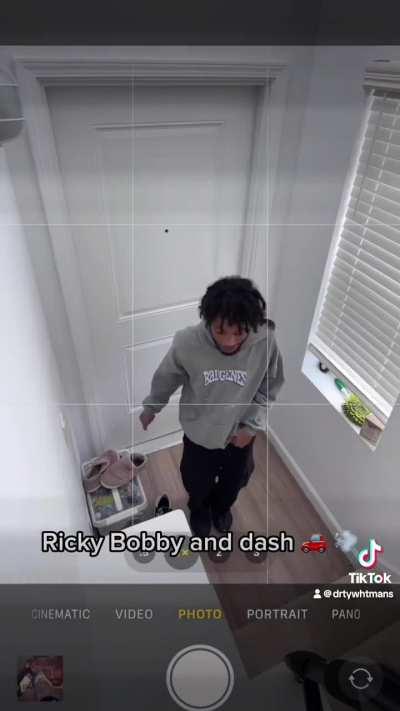 29 yr okd rapper trying to promote his music 