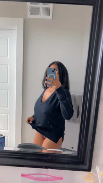 Titty to tummy ratio is crazy