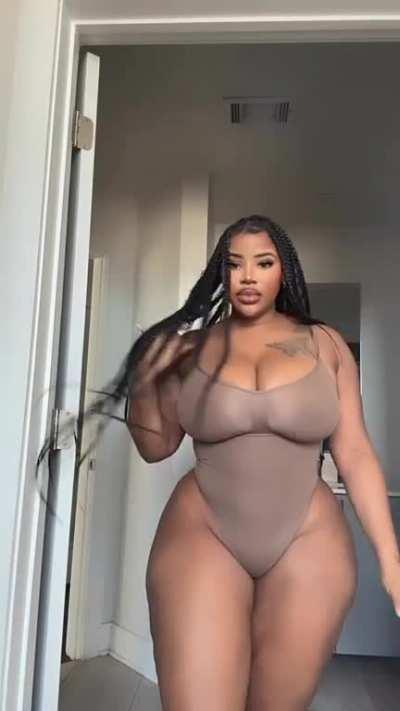 She just so damn 🔥