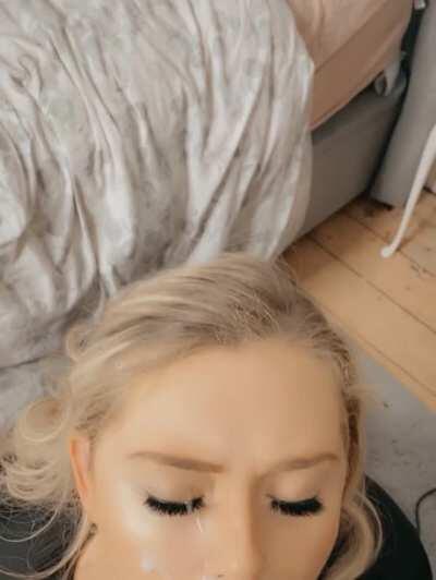 How to keep my happy 😏 [OC]