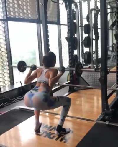 Butts , Squats and Glory 🍑💦