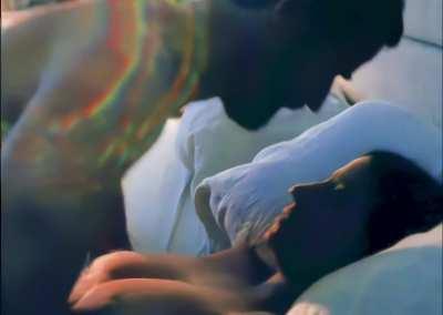 Ilana Glazer’s bouncing tits