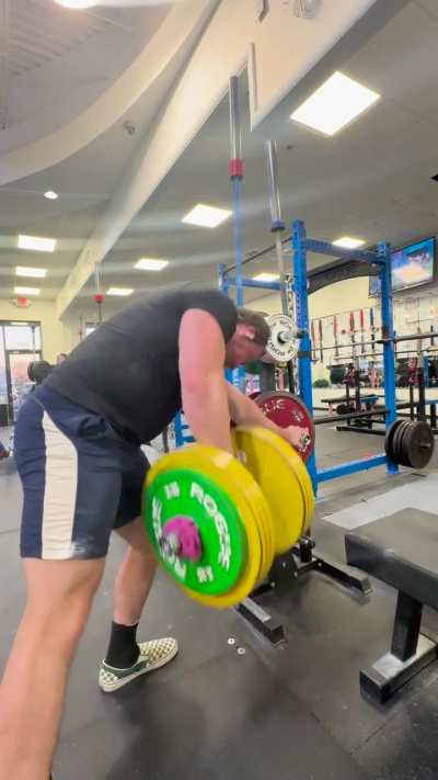 1 arm dumbbell rows with 255 pounds