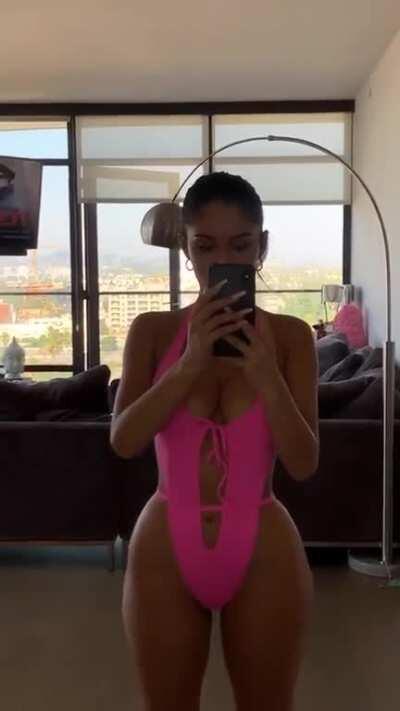 Need that back view of this