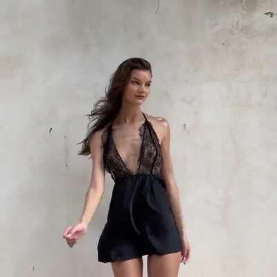 She feels like the ocean 🌊