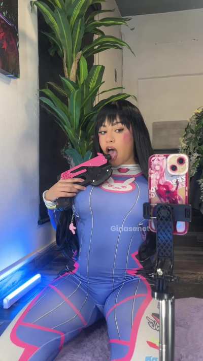 D.va cosplay by (girlasenet)