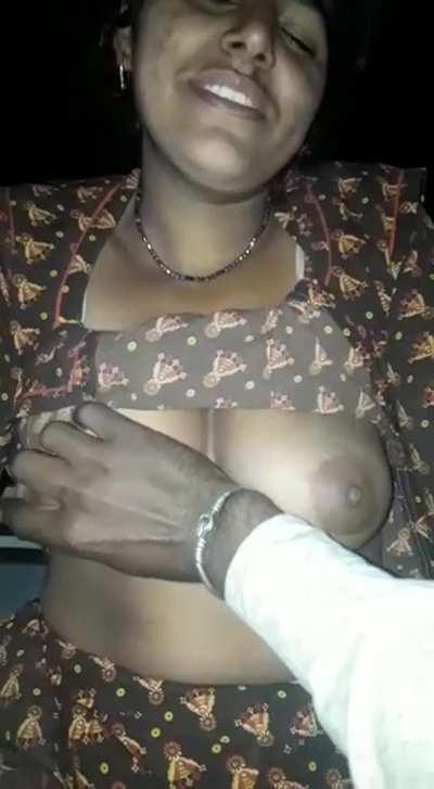 😈 Desi Wife Boobs Pressing ridding Dick With ⚡ Clear Hindi Audio 🥰🔥️ [Link In Comment] 👇👇