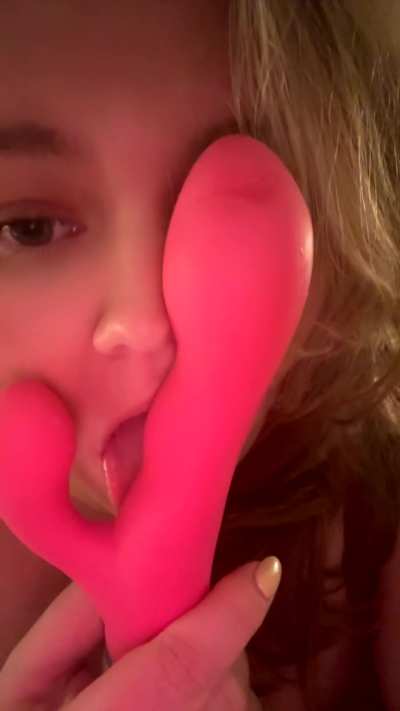 Let’s wrap up Thanksgiving by me imagining this is your cock. Would you hold my head down on it or pull my hair while I enjoyed my favourite dessert? 