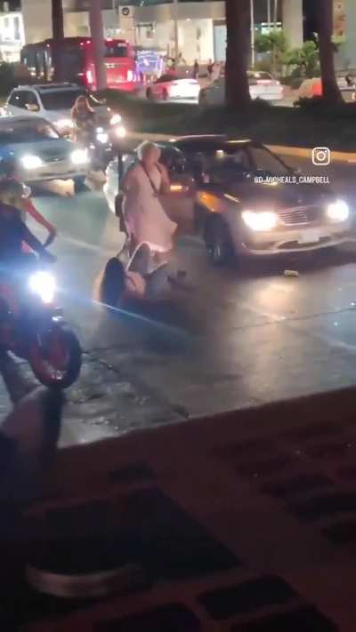 Young couple jumped out of their car to attack an elderly couple, things didn't go as planned