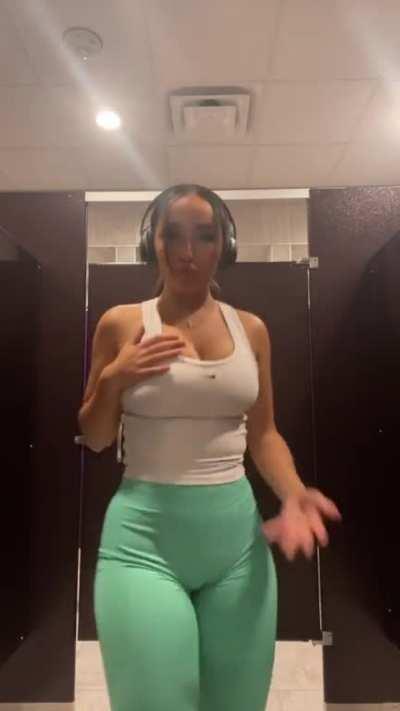 Camryn (@camryn.plaza)