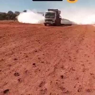 Como nasceu a lenda da mulher de branco na beira da estrada