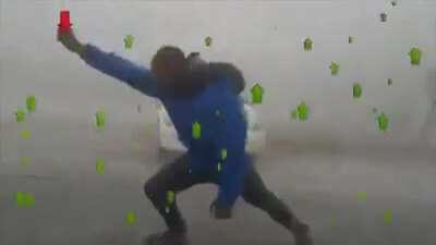 JJ downvoting a 20k upvoted post.