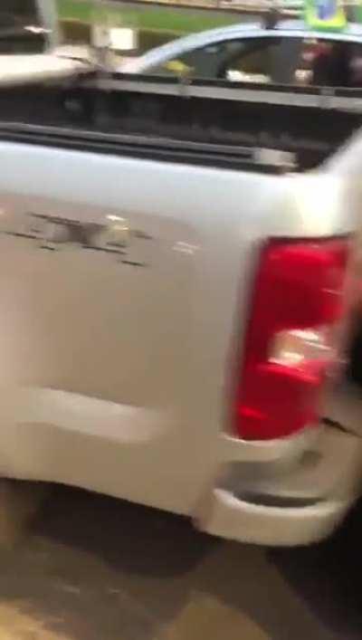 Tô imaginando como devem estar se sentindo hoje os bolsotontos que foram para as manifestações no dia 07, e se envolveram nesse engavetamento.....