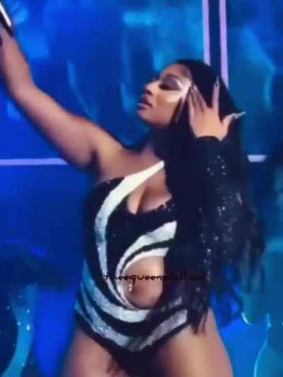 Omg🤤Can you only imagine what she can do with that mouth 😛😛😛💦💦💦💦💦💦💦💦