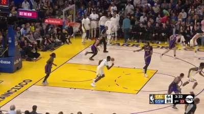 [Highlight] Kevin Harlan remind Reggie Miller to be careful with his wording as the Warriors try to put the Lakers to bed early in the 3rd quarter