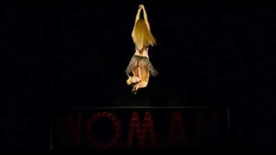 Jennifer love hewitt hit video BOOTY IN YOU FACE