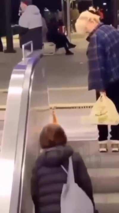 yo esperando que habran el reddit para subir 500 videos