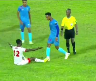 The best acting in soccer goes to Ethiopia 😂