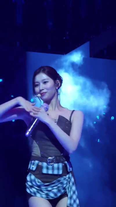 250928 Sana got the feels